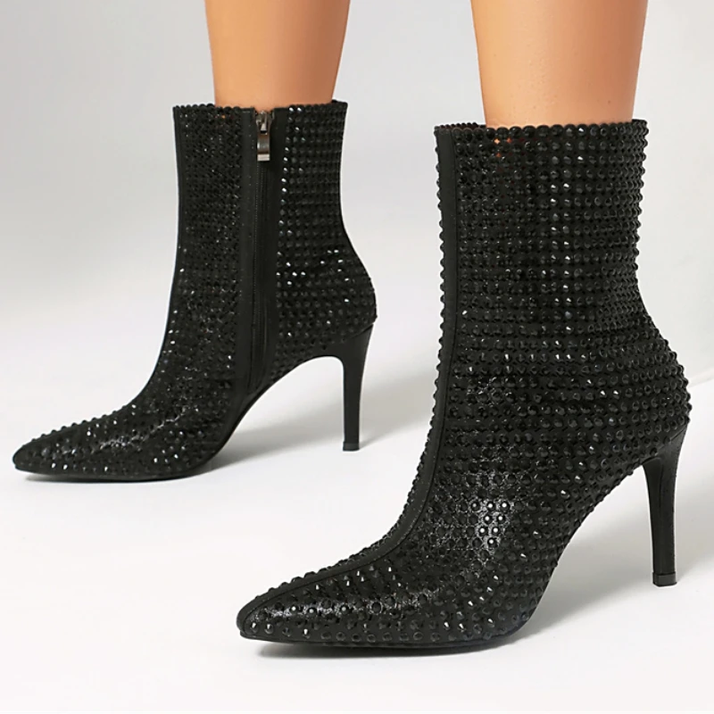 

Роскошные серебристо-розовые ботильоны для женщин, новинка 2025 года, короткие ботинки на высоком каблуке с кристаллами, пикантные вечерние танцевальные туфли, женские большие размеры 46