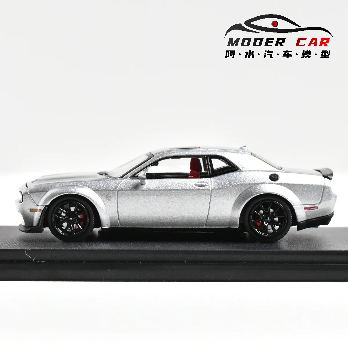 سيارة موديل SH 1:64 SRT Hellcat Diecast