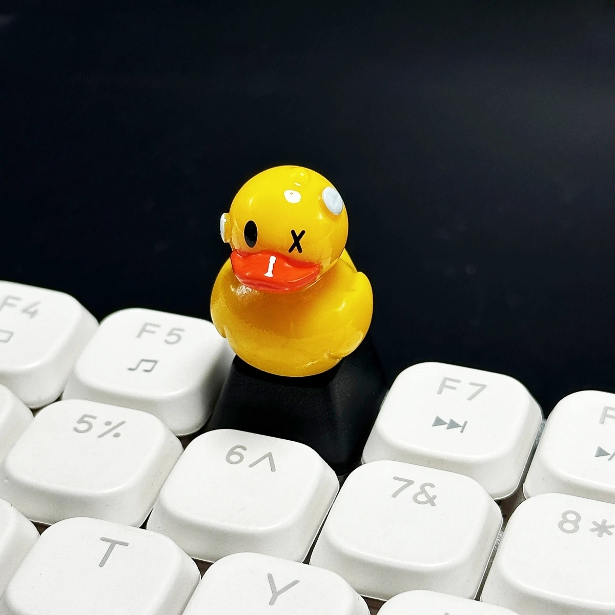 Customized Helloween Gift Funny Little Duck Cartoon Anime Keycaps Cross Axis Mechanical Keyboard Cute Key cap