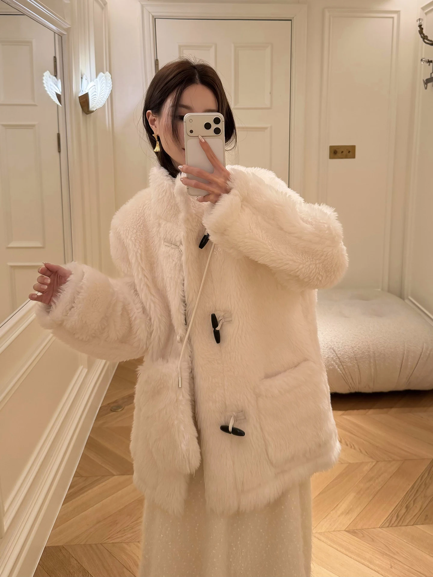 

SMOL Lamb Fur Jaet Women's Lazy Sle Loose Warm Coat with Slant Cross Bag Pure Color Long Sve Stand Collar Commute Sle