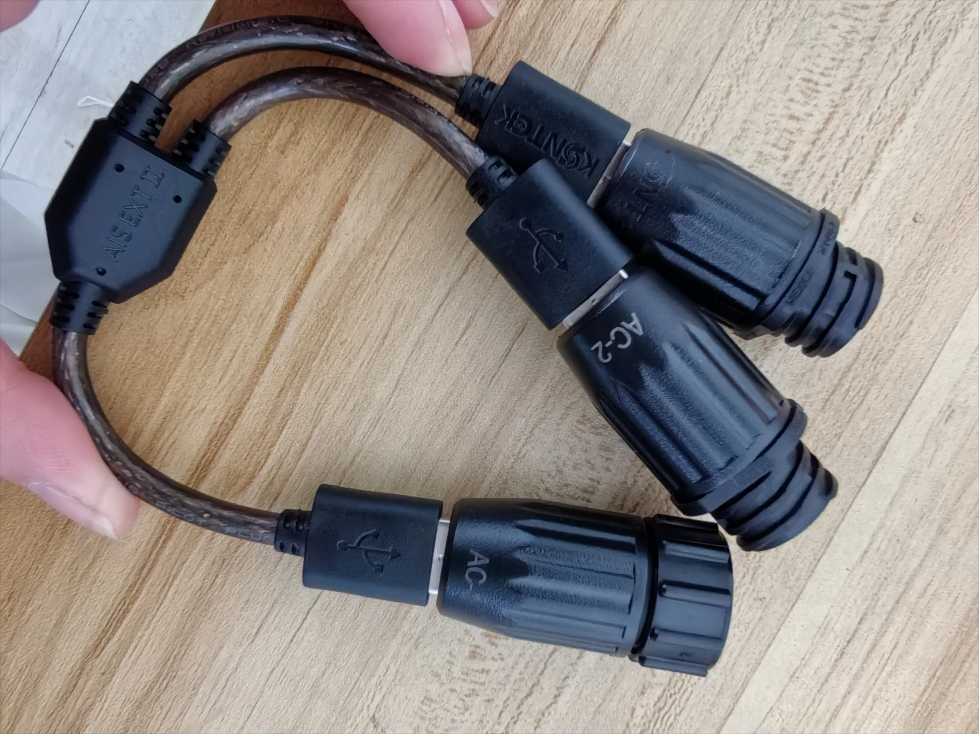 

Pilot Interface Split Line AIS PILOT PLUG SPLITTER DOUBLE SHARED