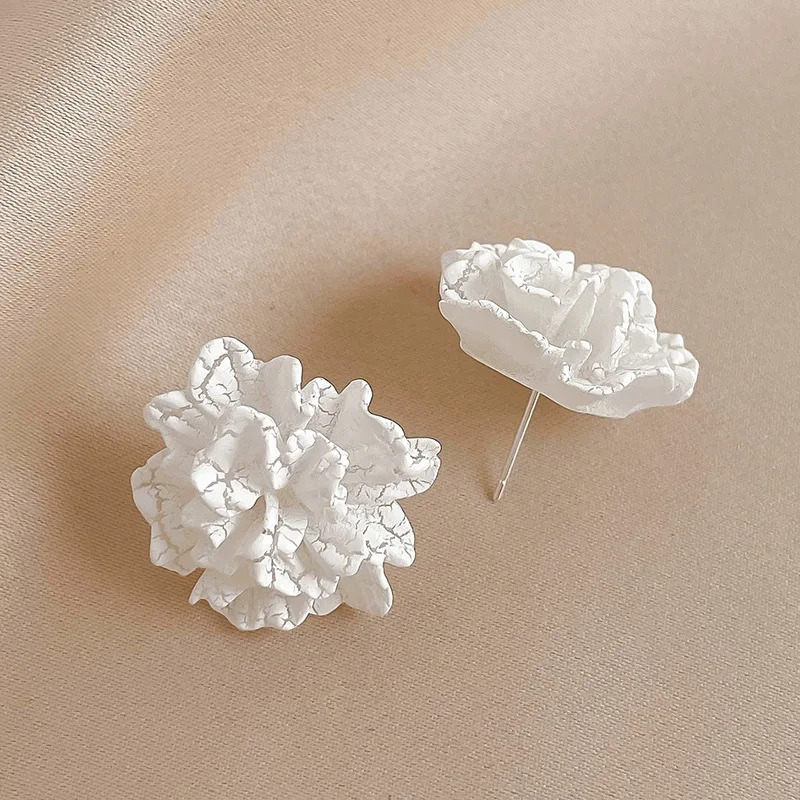 White Flower Stud Earrings for Women Valentines Day Gift Sweet Party Jewelry Trendy Acrylic Blooming Gardenia Earrings pendiente