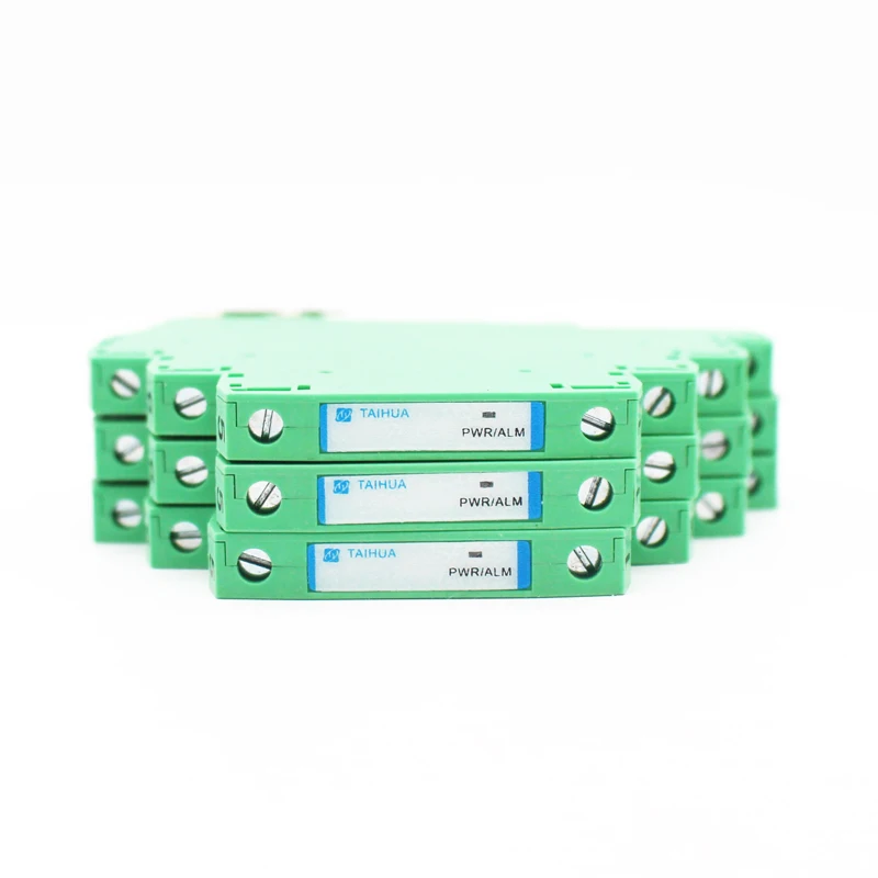 Pemancar Isolator Sinyal 8Mm 4-20mA Arus Dc24V Catu Daya Akurasi 0.1% Pemasangan Rel Din