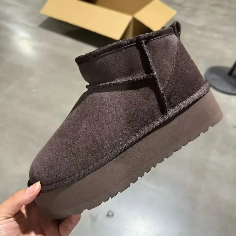 

2026 Lady's Winter Ultra-mini Platform Boots Warm Leather Short Boots Designed in Australia Luxurious Round-toe Ankle Boot 35-43