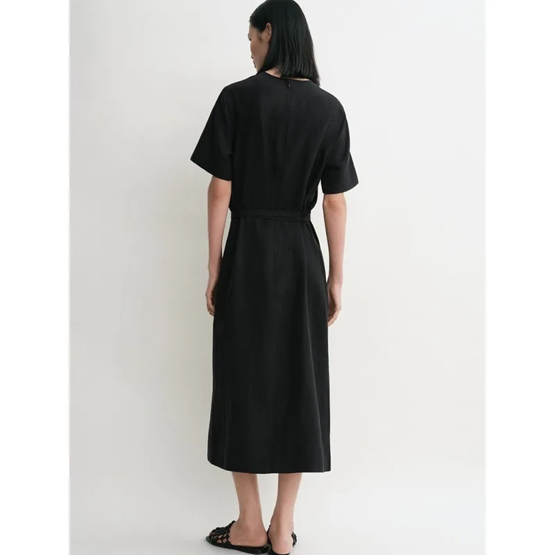 فستان بأكمام قصيرة للنساء في شمال أوروبا، بسيط وكسول للتنقل، مع طيات وتنورة طويلة بأربطة، خريف 2025 #3