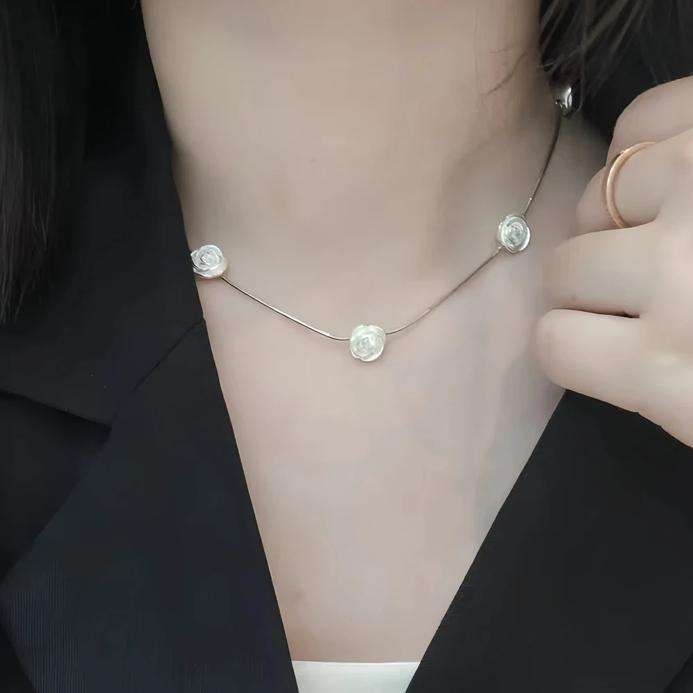 

Silver Camellia Necklace Exquisite Snake Bone Chain Neck Chain Niche Design Necklace Fashion Luxury High Sense Necklace