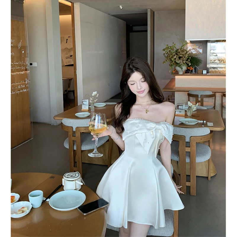 Elegancka sukienka mini z dekoltem typu slash, damska, na imprezę, studniówkę, urocza, z kokardą, zdobiona koralikami, letnia, koreańska moda, dopasowana, w kształcie litery A, vestidos, nowa.