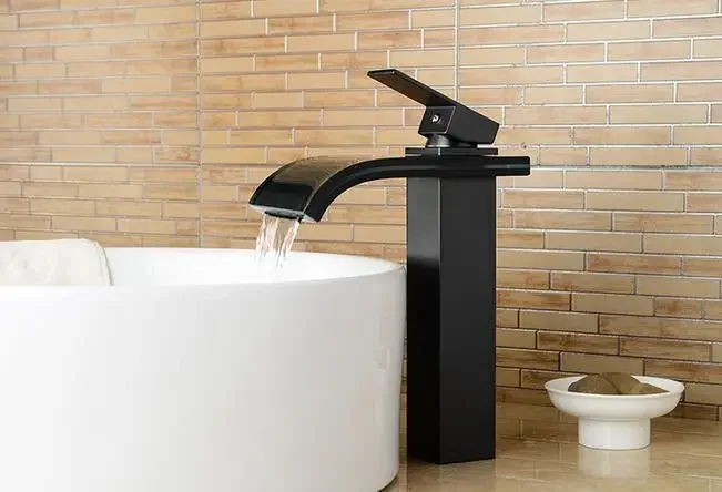 Vidric New design bathroom basin faucet black Waterfall Faucets hot and cold water single handle taps mixer