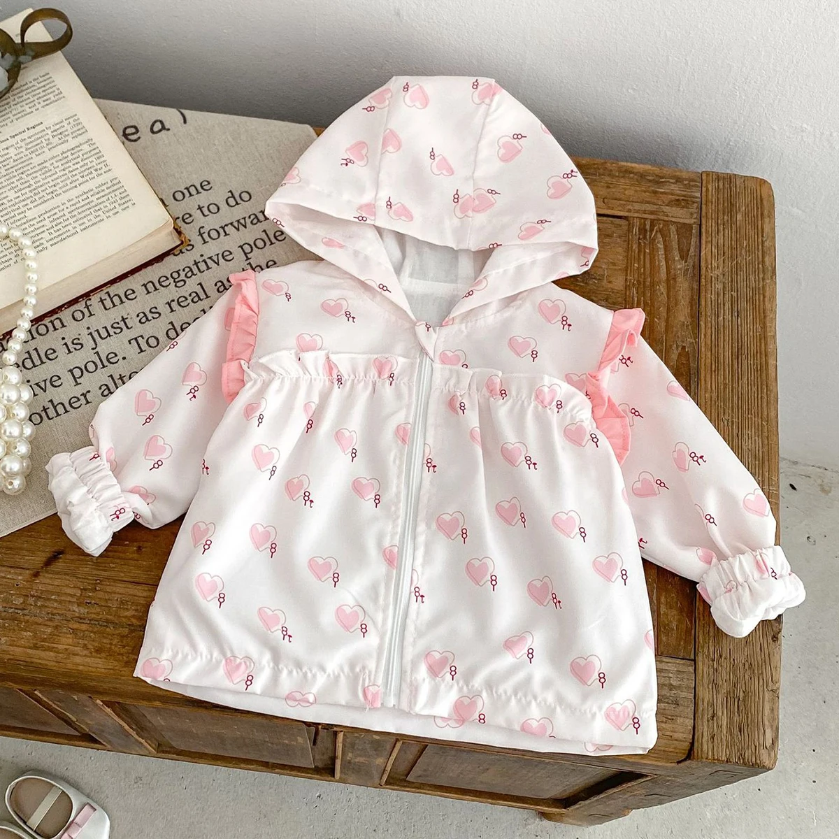 

INS Autumn New Children's Clothing Love Hooded Zipper Windbreaker for Baby Girls Sweet Outing Long Sleeve Small Coat cardigan