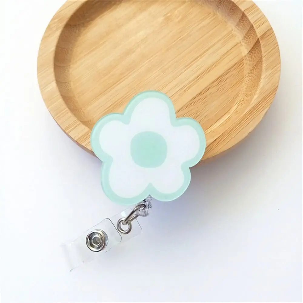 Kawaii زهرة ممرضة شارة بكرة اسم العلامة الصدر بطاقة قابل للسحب شارة حامل الاكريليك الملونة حامل بطاقة الهوية الطلاب الطبيب