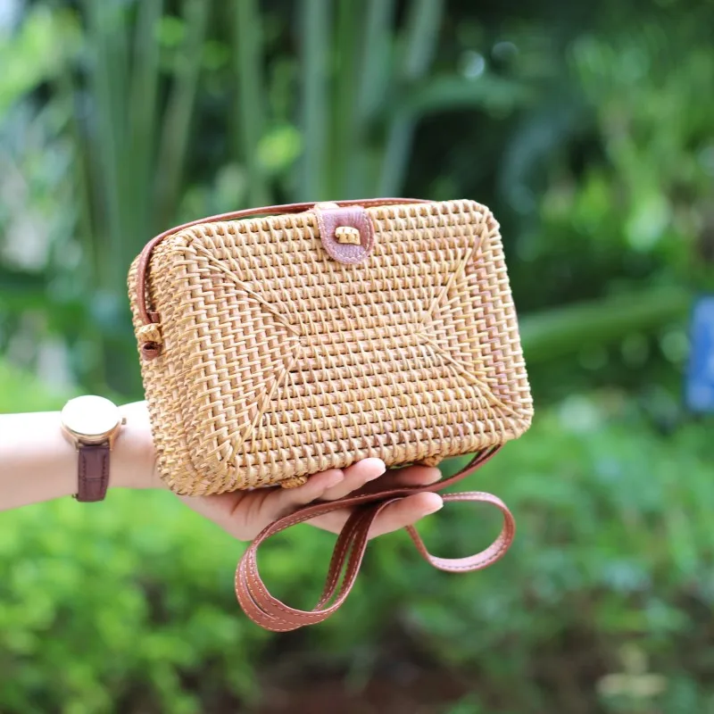 Handwoven Women's Satchel Mini Circular Beach Bag Retro Literary Crossbody Bag Vine Woven Small Square Bag