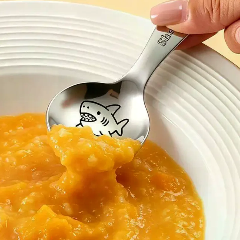 New Cartoon 304 Stainless Steel Round Head Large Spoon Food Grade Flat Bottom Deep Soup Spoon Home Use Rice Spoon For Children
