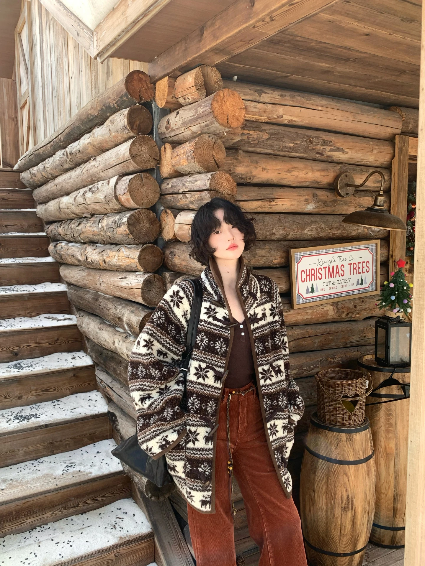 

Thiened Lamb Fur Cisas Aosphere Hong Kong Sle ort Coat Ele Fit Polyester Fiber Women's Outerwear Winter Jaet