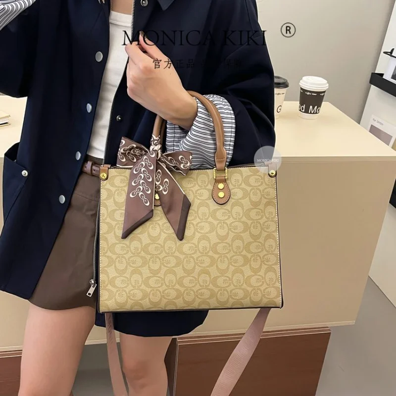 

Ladies Messenger Bag Crafted From Premium Leather Boasting Casual Vintage And High-End Durable Look​