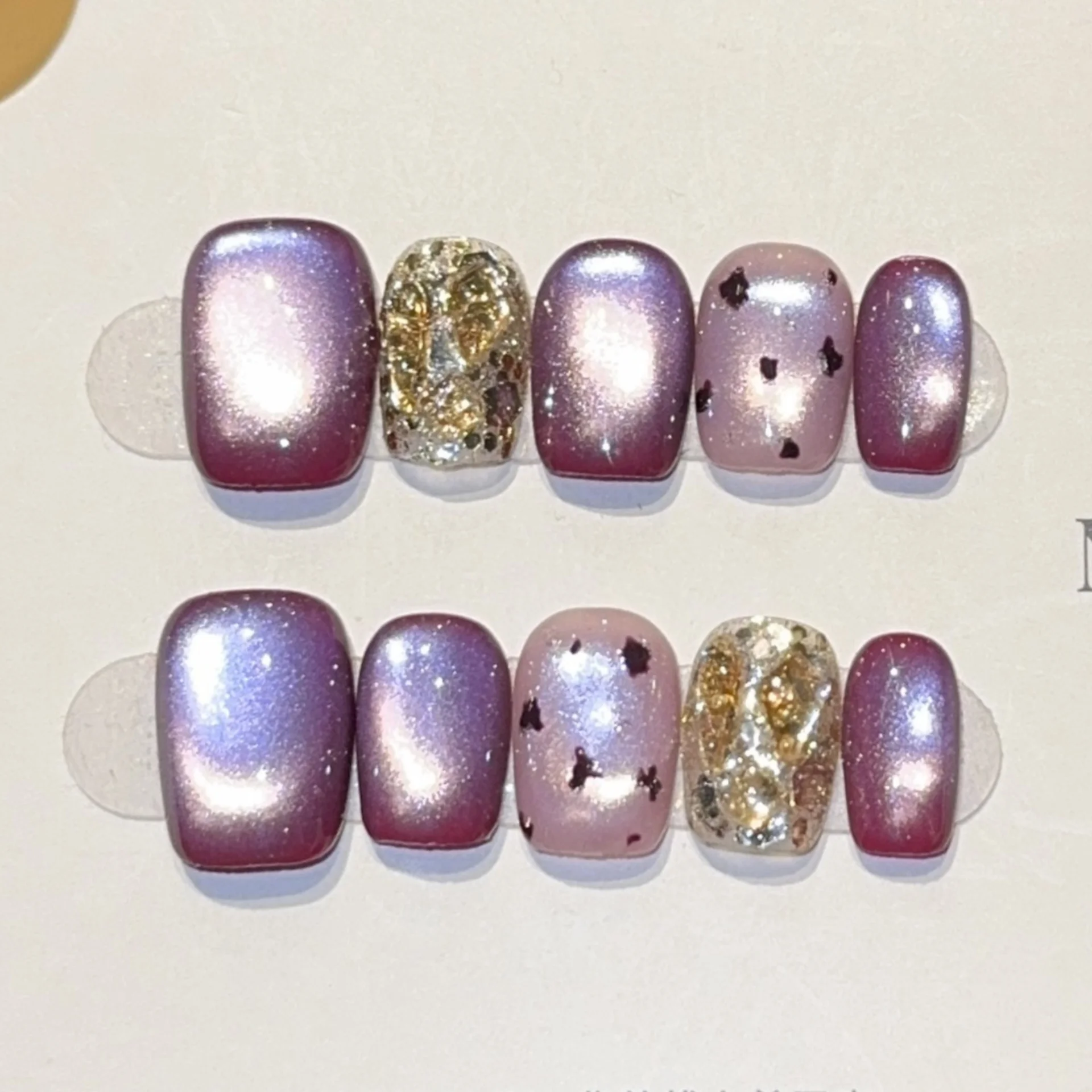 

10pcs Purple Cat's Eye Handmade Fake Nails Wearable Full Cover Nail Tips Short Square False Nail Sequin Design Press on Nails