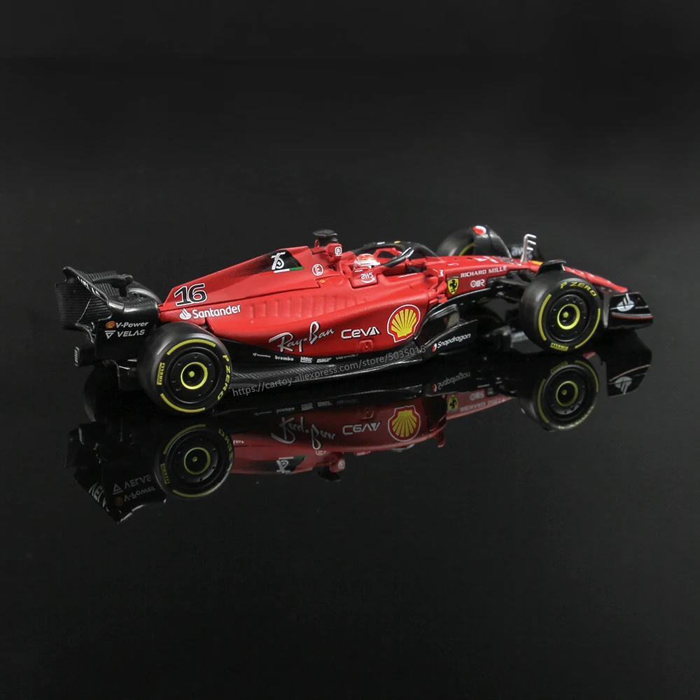 Bburago 1:43 2022 F1 Scuderia Ferrari F1-75 16# Leclerc 55# Sainz Formula One Car Model With Helmet Acrylic Box Alloy Car Toy