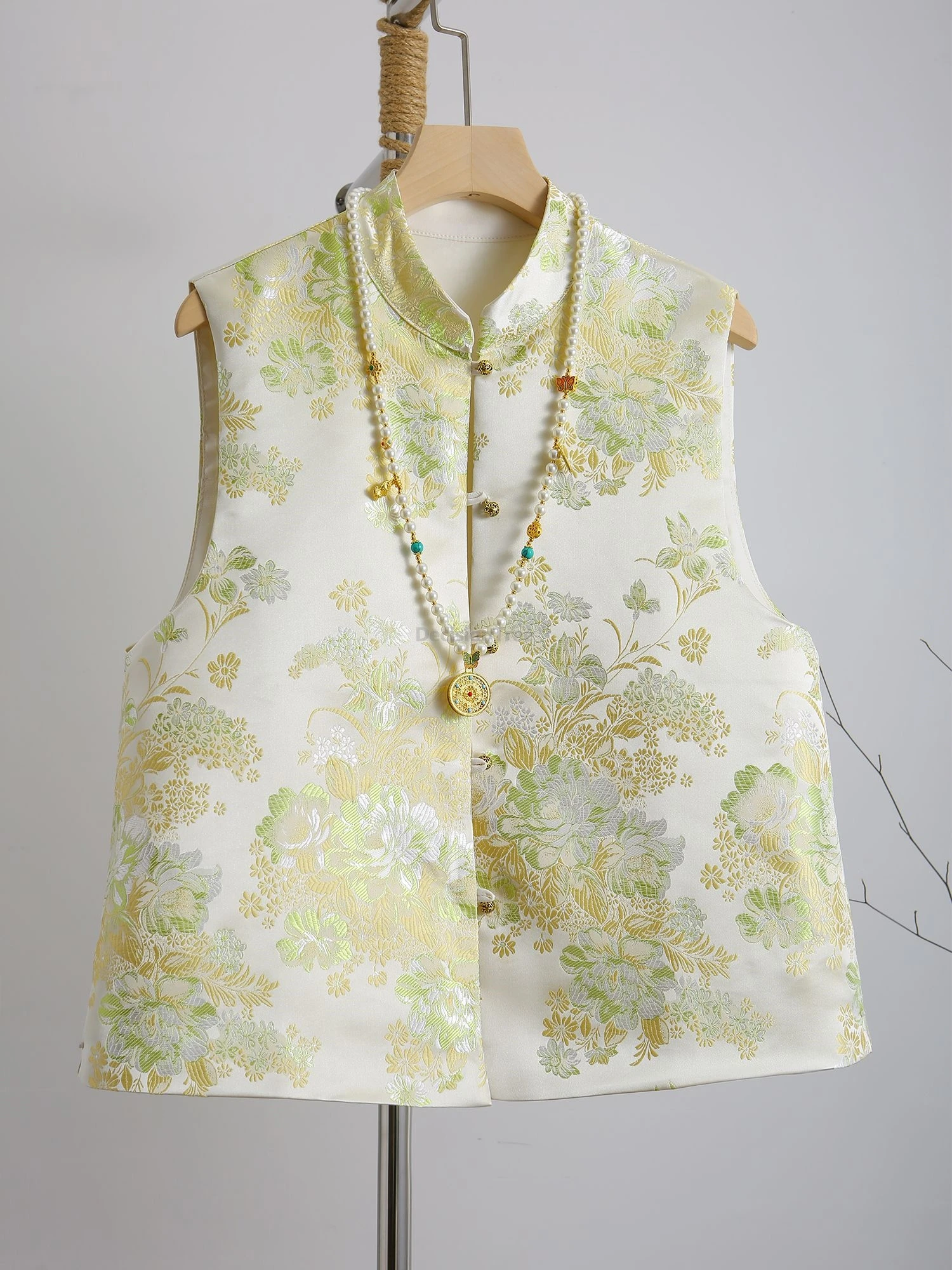 

2025 retro youth gentle style chinese versatile vest fresh jacquard brocade vest elegant daily sleeveless stand collar waistcoat