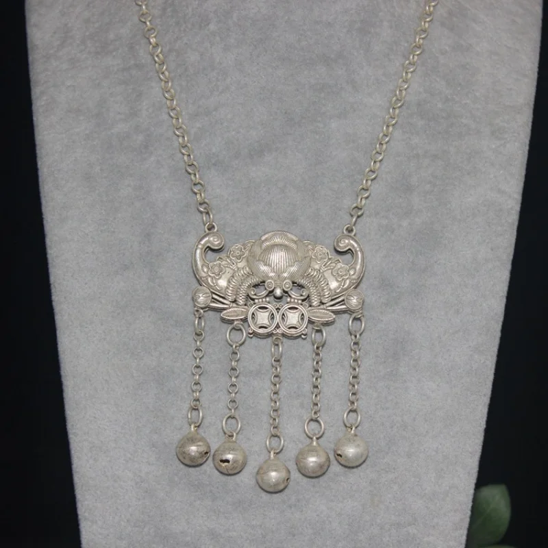 Imitation Shang Zhou Old White Copper Silver Plated Fortune In Front Of Eyes Hollow Lock Pendant Extension Pressed Collar