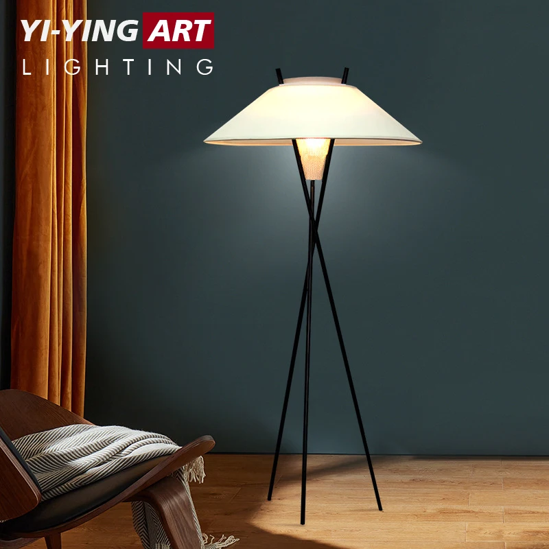 Ltalian Fashion Simple Living Room Modern Floor Lamp Simple Tripod Art Bedroom Studio Design Floor Lamp