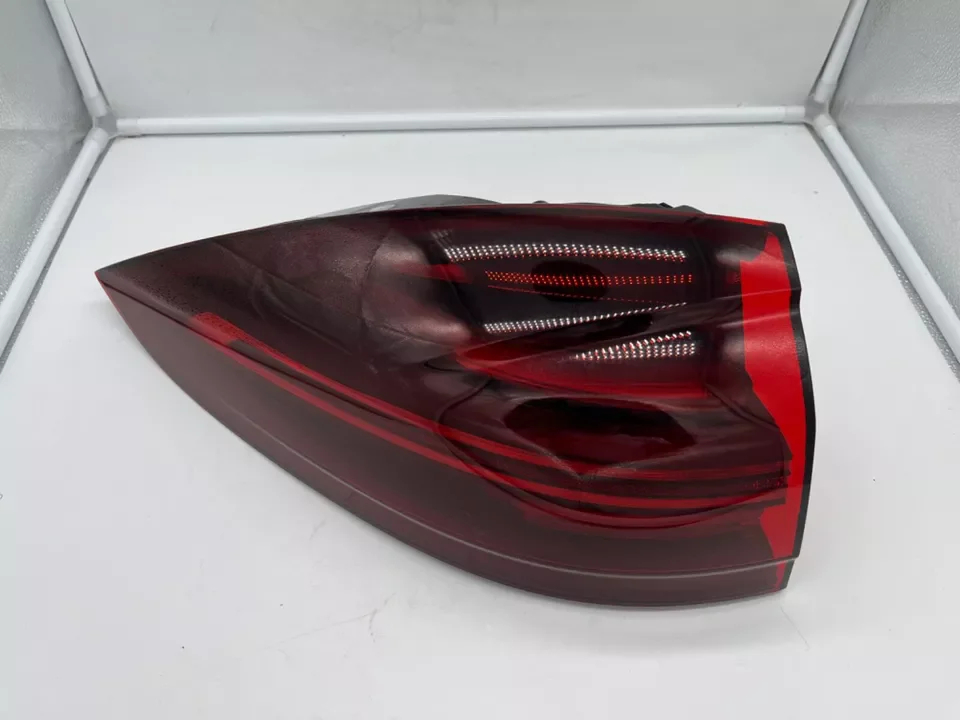 High quality automotive taillights for Porsche CAYENNE 958 FACELIFT LED taillights Black 95863106111