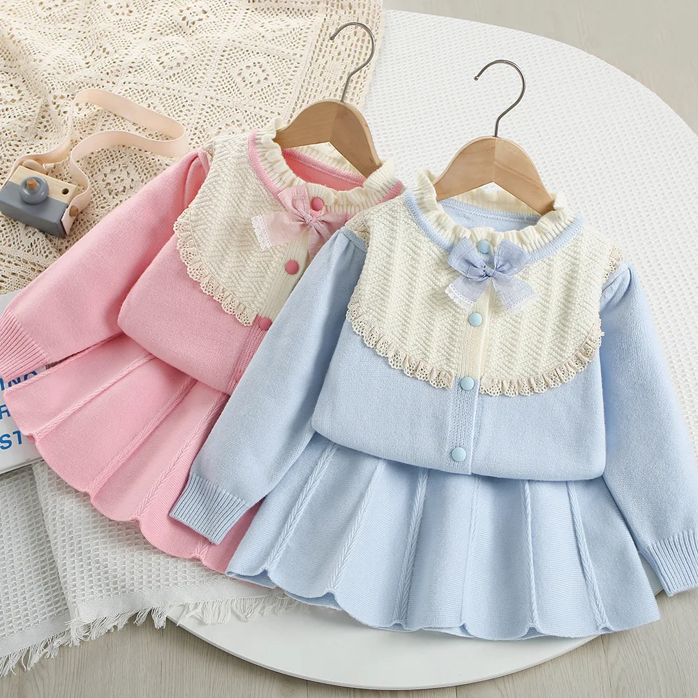 

Комплект свитера для девочек, весна-осень 2024, новый милый и простой вязаный костюм с кружевным бантом для девочек, свитер + юбка