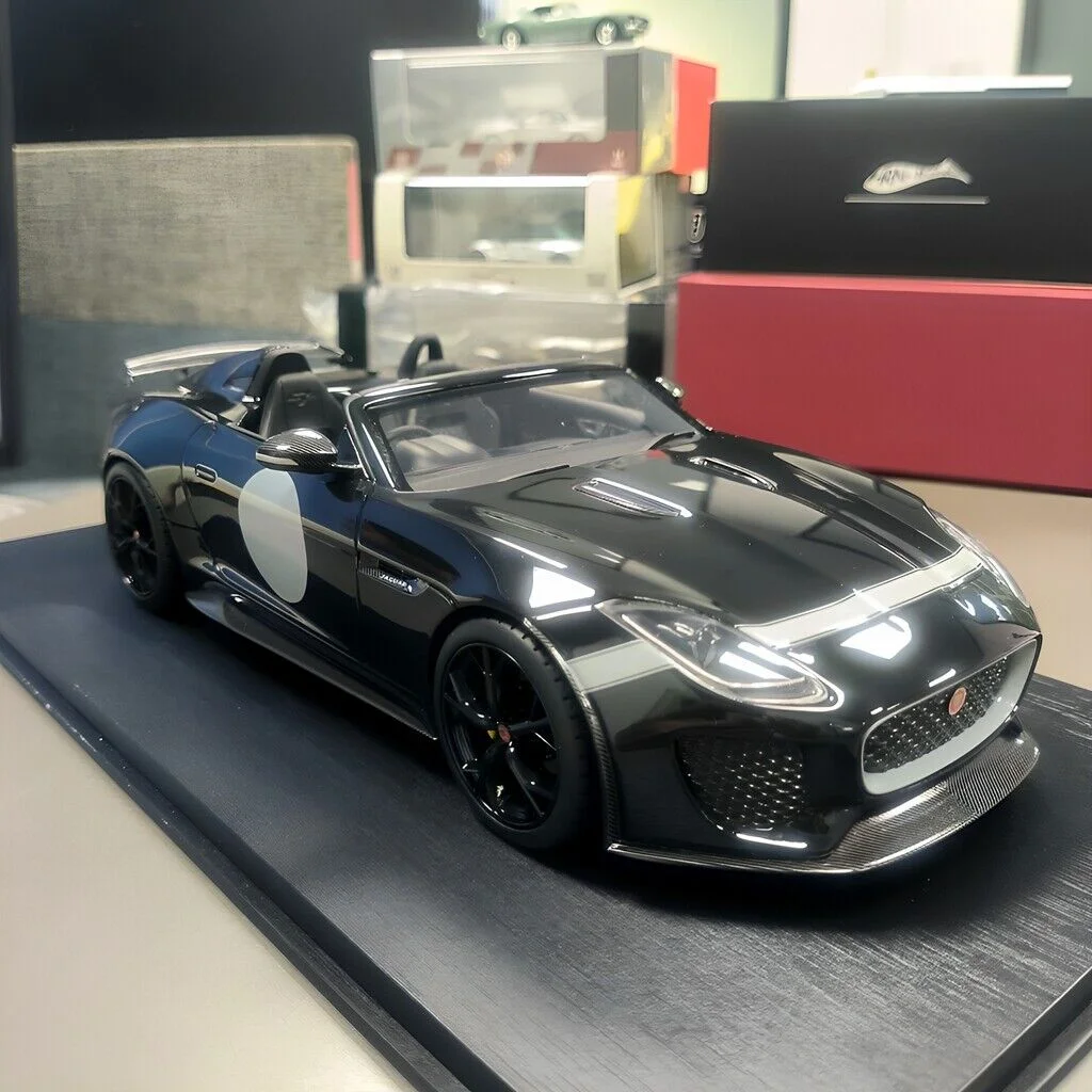 

1/18 F-Type Project 7 (Black) 1:18 Resin Car Model