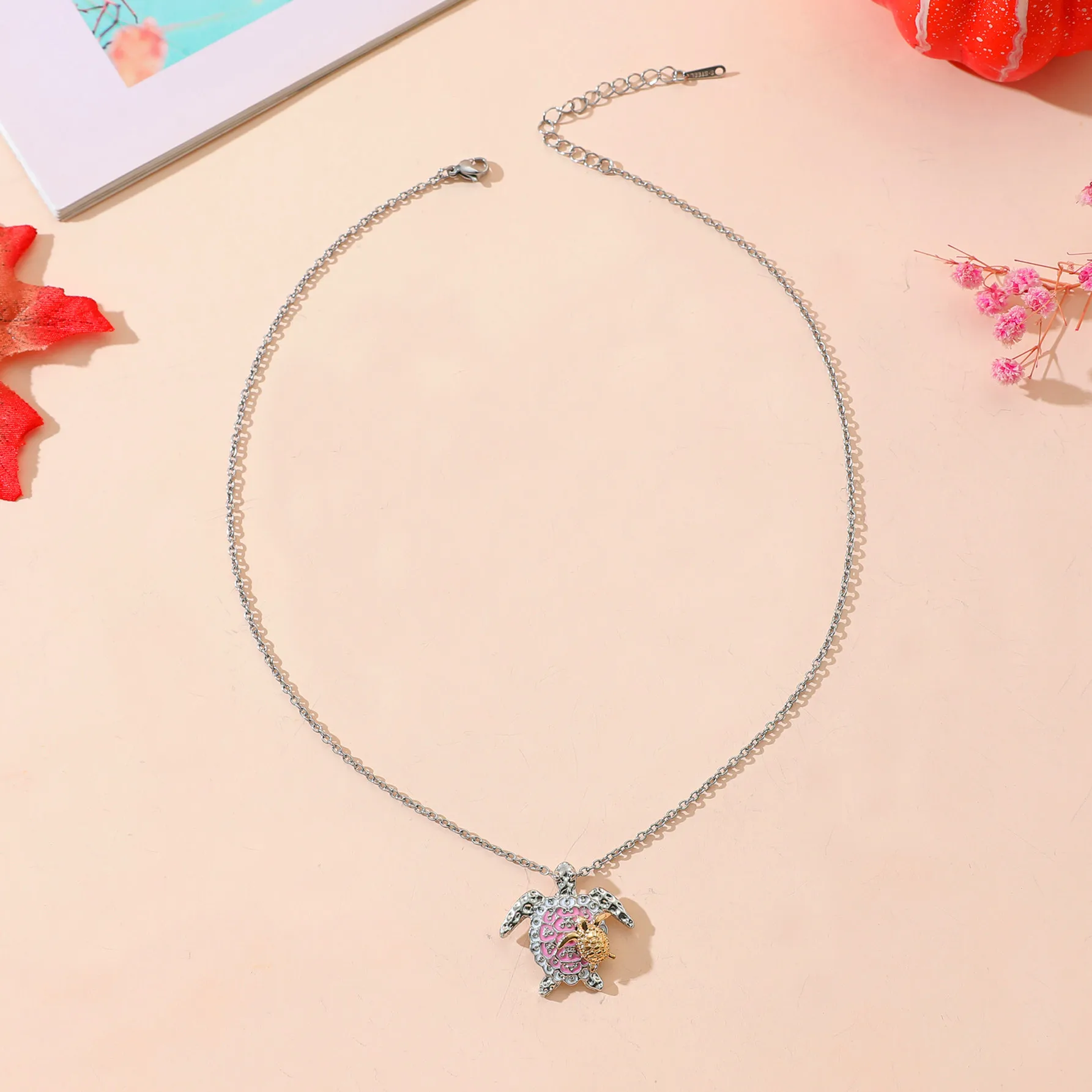 Wholesale Of New Dual Color Animal Beach Turtle Pendant Necklace For Men And Women's Versatile Jewelry