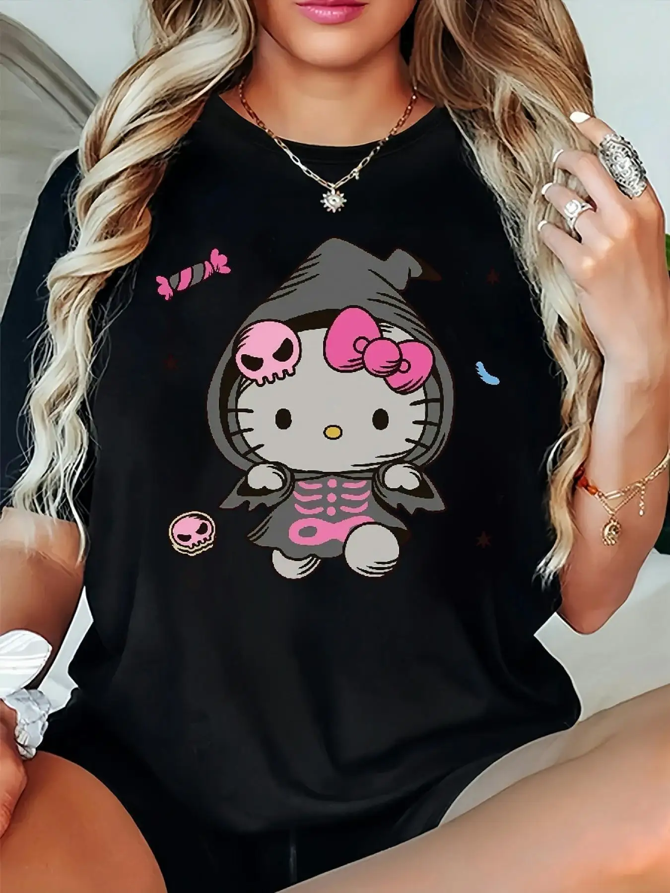 

Sanrio • Hello Kitty T-shirt • Black Round Neck • Casual Men's and Women's Short Sleeves • Gothic Personalized Fashion