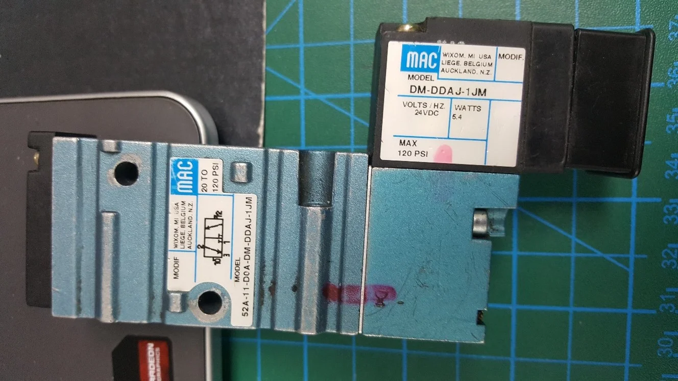 العلامة التجارية الجديدة 100% الأصلي ماك الملف اللولبي صمام 52A-11-D0A-DM-DDAJ-1JD