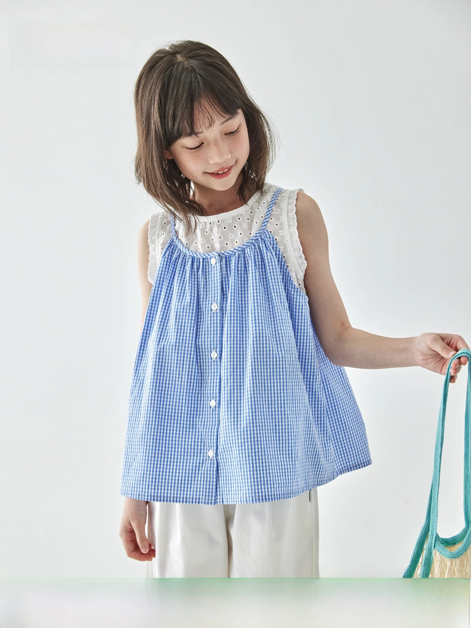 debardeur-fille-a-carreaux-bleus-et-blancs-vetement-d'Ete-pour-enfants-debardeur-sans-bretelles-en-gaze-de-coton-effet-deux-pieces-faux-gilet