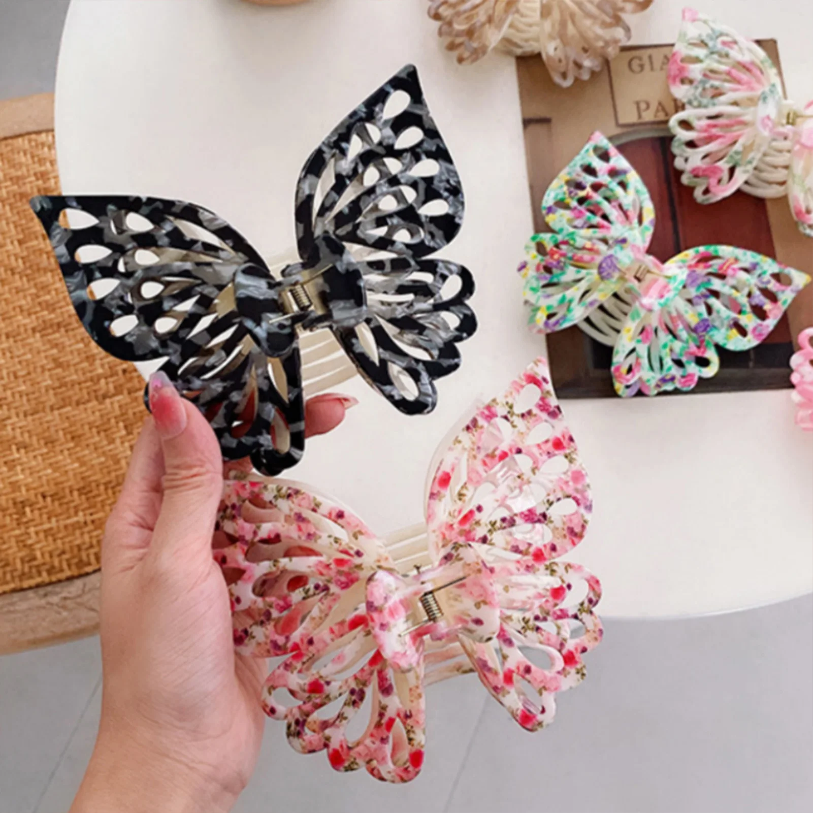 Summer Butterfly Hair Claw Clips for Women Girls Geometric Hair claw Back Head Grab Clips Barrettes Fashion Hair Accessories