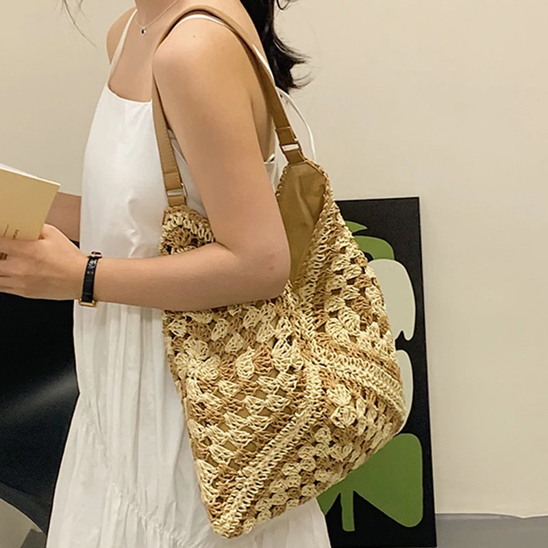 Popular Women's Woven Straw Shoulder Bag Medium Size Handbag With Handle For Beach Vacation