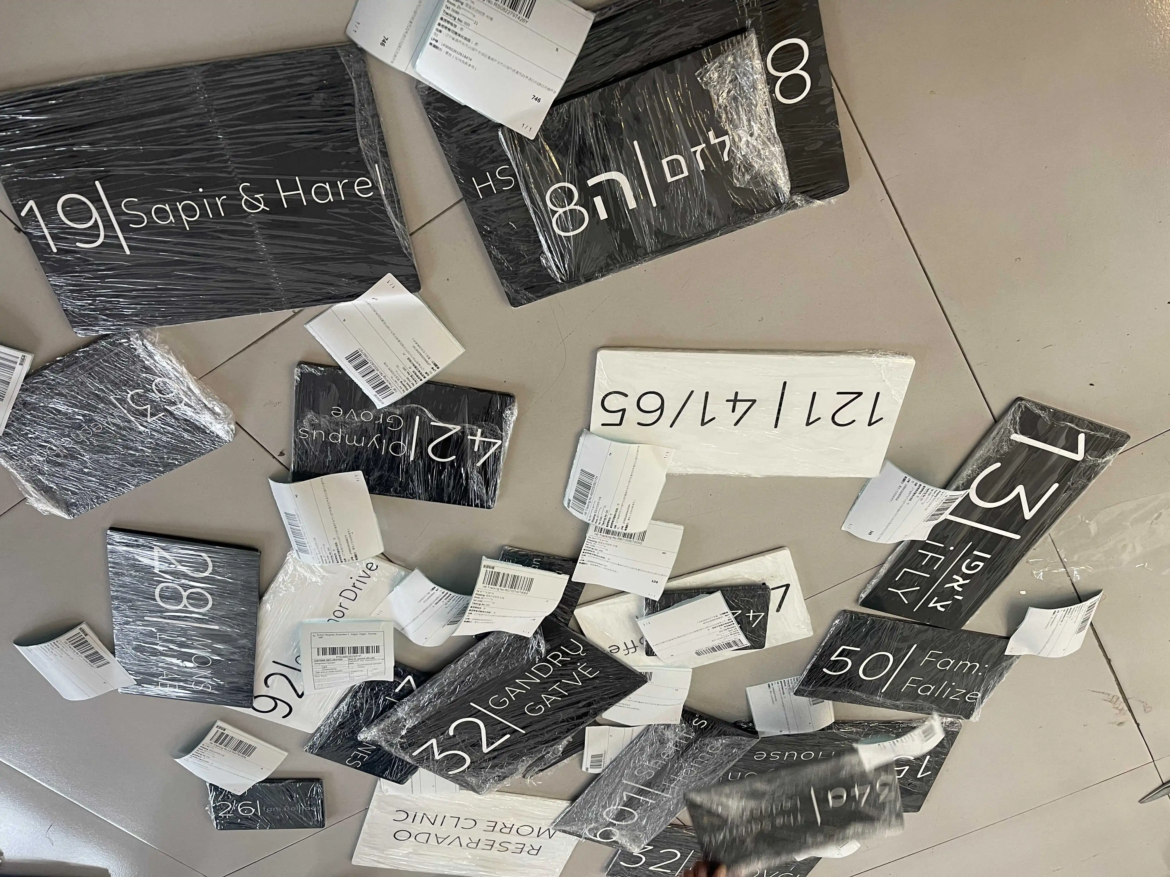 Customized DIY design of transparent acrylic board large advertising design drawings for company shopping mall office billboards