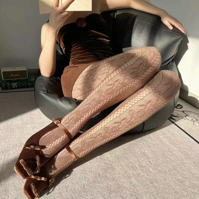 

New France Sexy Retro Hollow Women Tights Vintage Jacquard Floral Lace Fishnet Pantyhose Summer Thin Breathable Stocking Sock