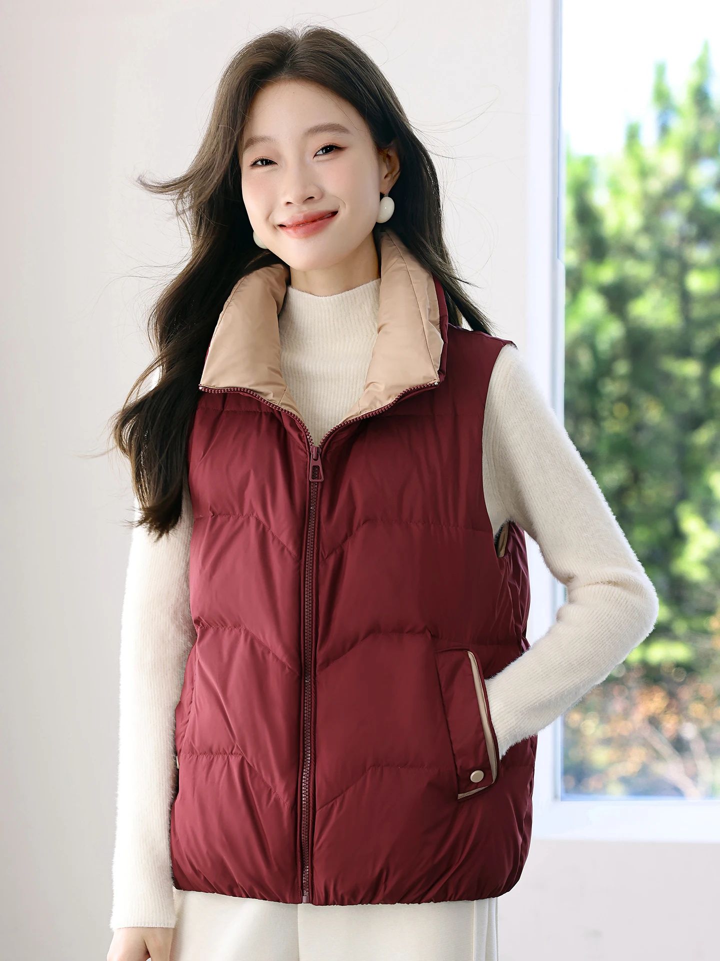 

Lightweight Women's down Vest 2025 Winter New Mom Stand Collar White Du down Jaet Outerwear Warm Faionable Vest