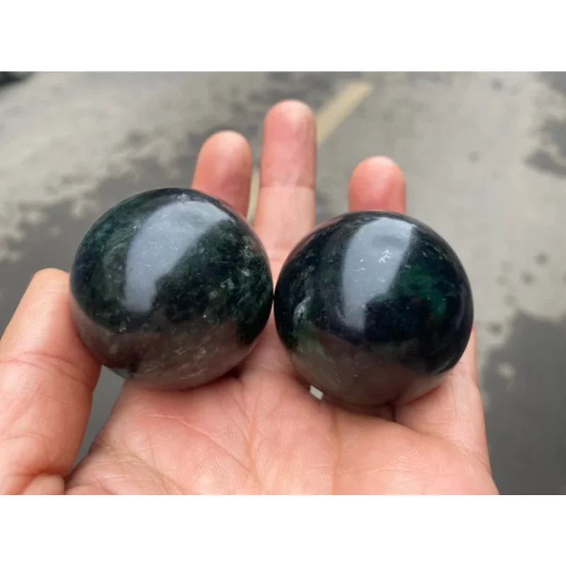 Live magnetic Tibetan jade fitness ball Wenwan medicine king stone handball health care jade handle, can absorb magnets