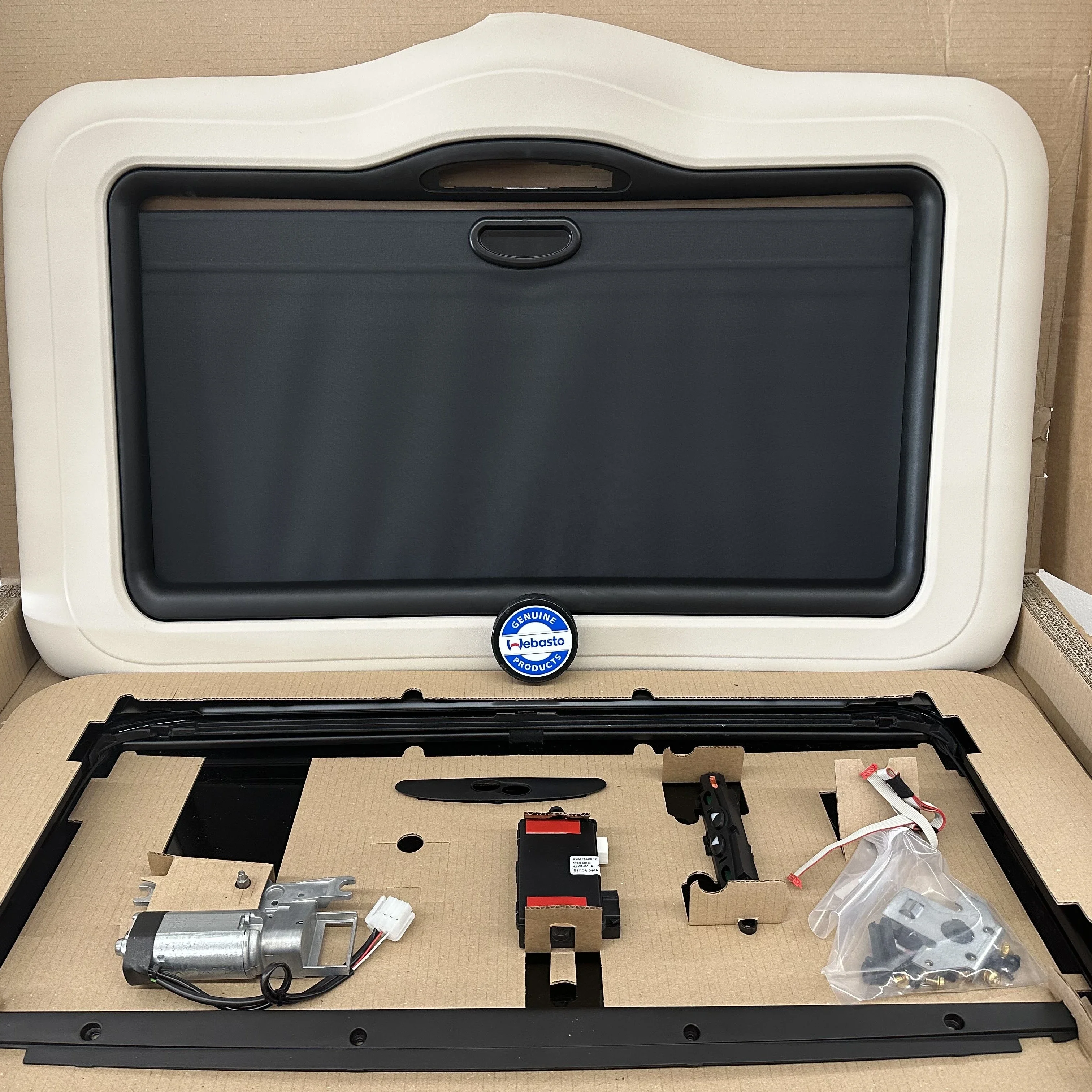 

Original Webasto H300DLL Universal Sunroof 860*495mm