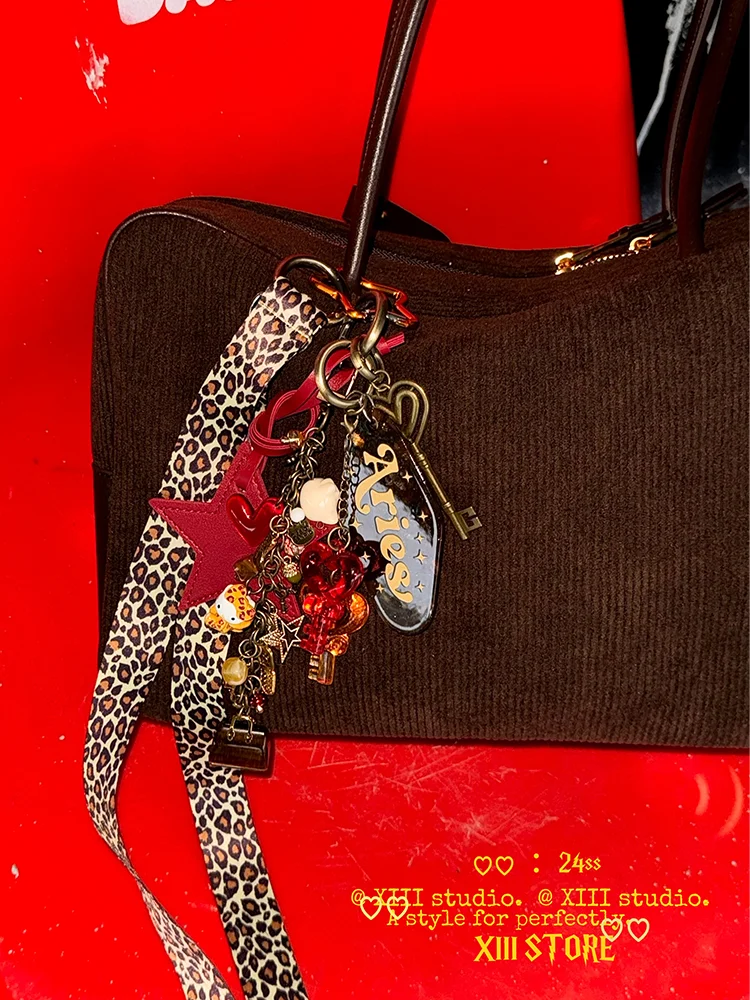 Dophee Original Vintage Autumn Winter Leopard Sweater Necklace Hot Chick Five-pointed Star Chain Pendant, Bag Pendant