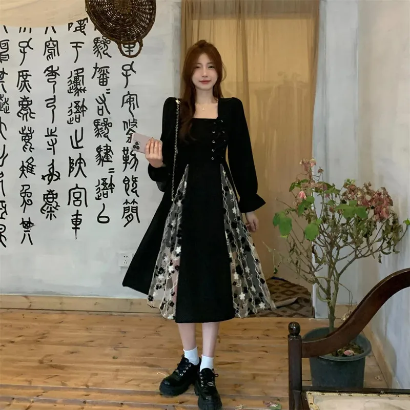 Abito vintage con cuciture a rete femminile 2025 Abito primavera estate con colletto quadrato Abito pullover con lacci a vita alta sottile moda donna