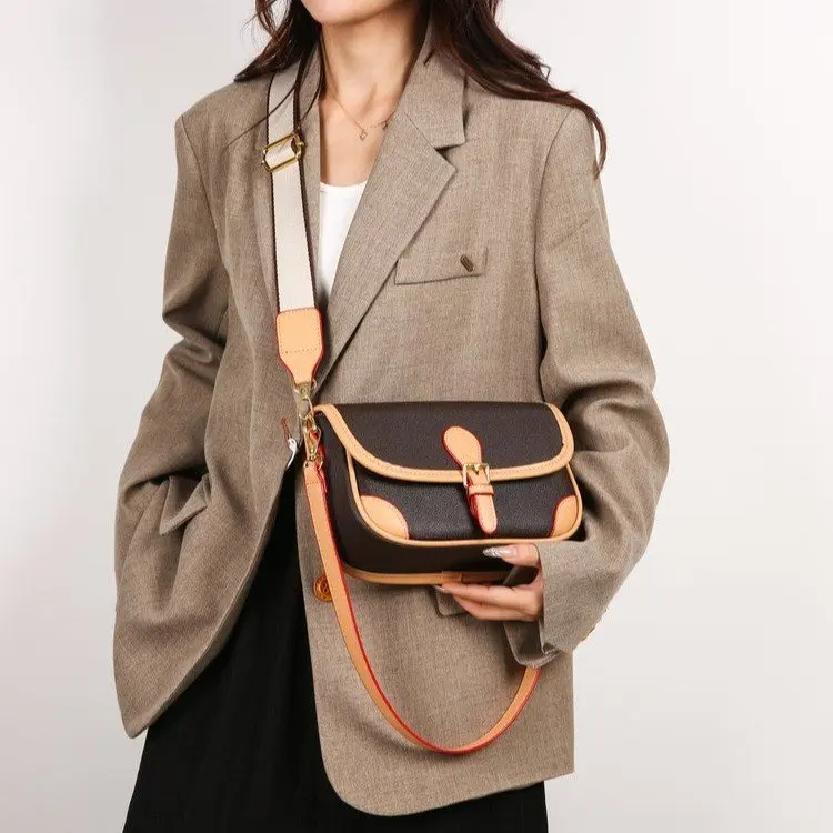 

Niche Design Black Tote Bag New Women Large Capacity High-End Commute Shoulder Handbag