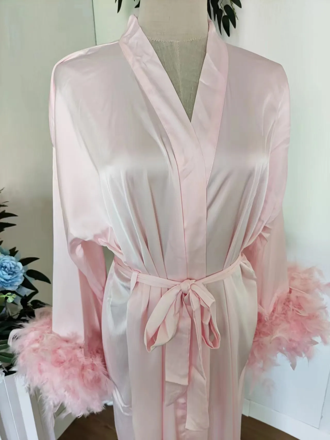 Pink Feather Trim Robes Satin Feather Bridal Party Pink Boudoir Bridesmaid Robe Trendy Kimono Silk Wedding Long Dressing Gown