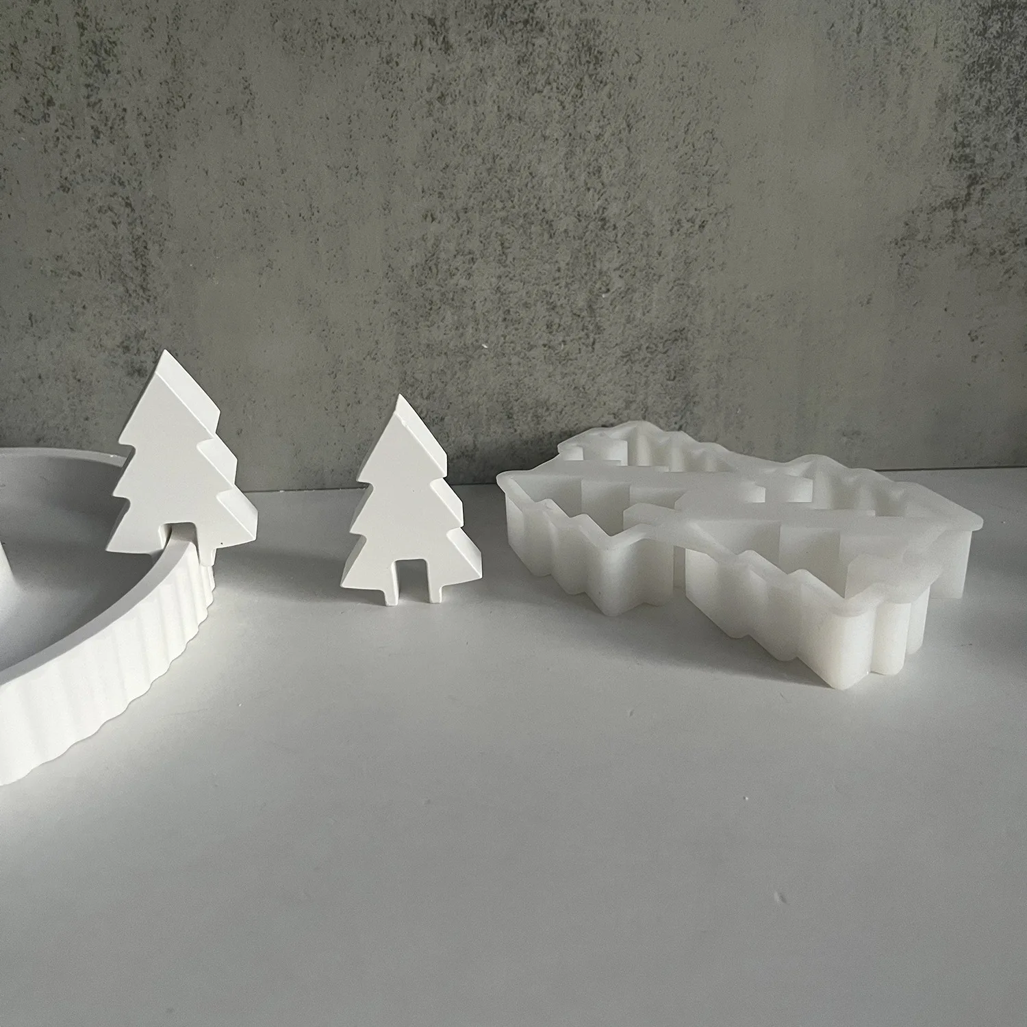 4pcs Christmas Tree Inserts Ornament Mold Small Tree Plaster Plaster Tree Mould Small Drip Moulds