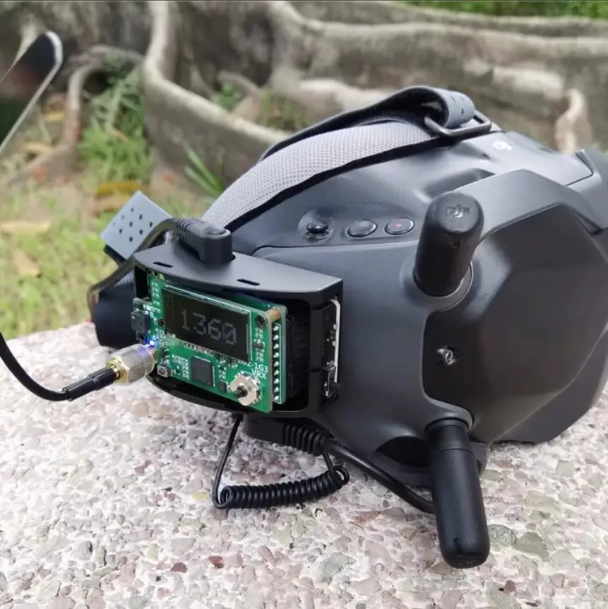 

SKYZONE VRX 1.2GHz AV Controller Diversity Video Receiver 9CH wide band 1080MHz -1360MHz Compatible Fatshark DJI Drone Goggles