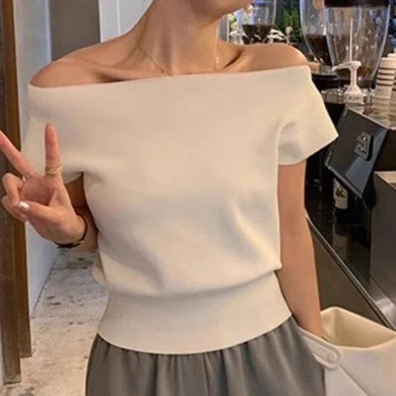 

One neck short sleeved ice silk knitted sweater for women in summer, thin design, off shoulder short top