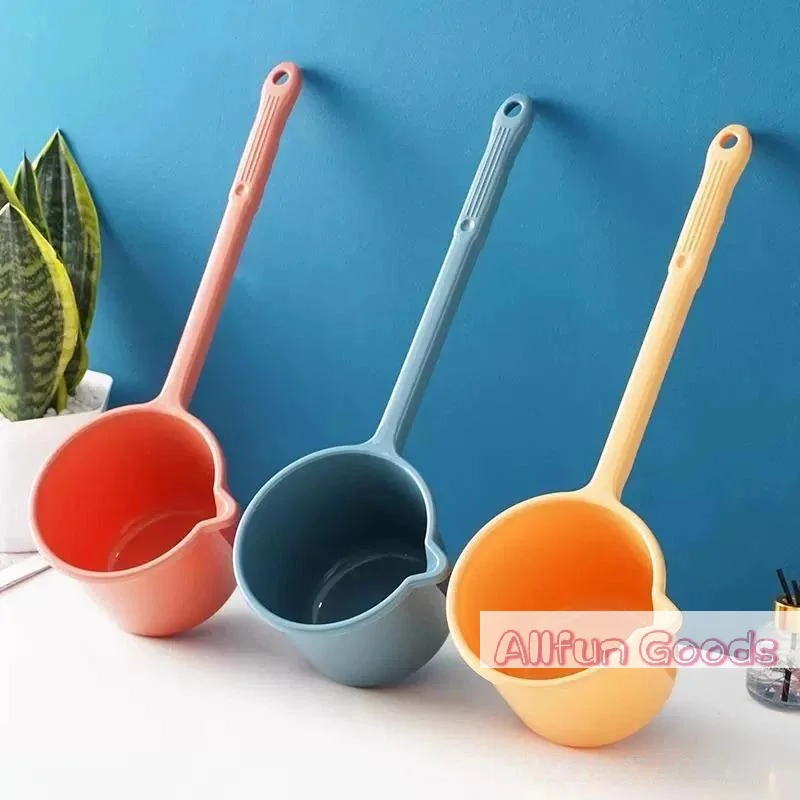 Long Handle Water Scoop Multifunctional Water Ladle Large Capacity Water Dipper With Pour Spout For Kitchen Bathing Garden Use