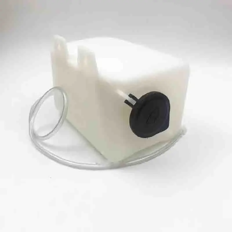 FREE SHIPPING for Komatsu PC200 / 220-7-8 wiper washer 210 / 240 / 300 / 360-7 / 8 wiper spray kettle