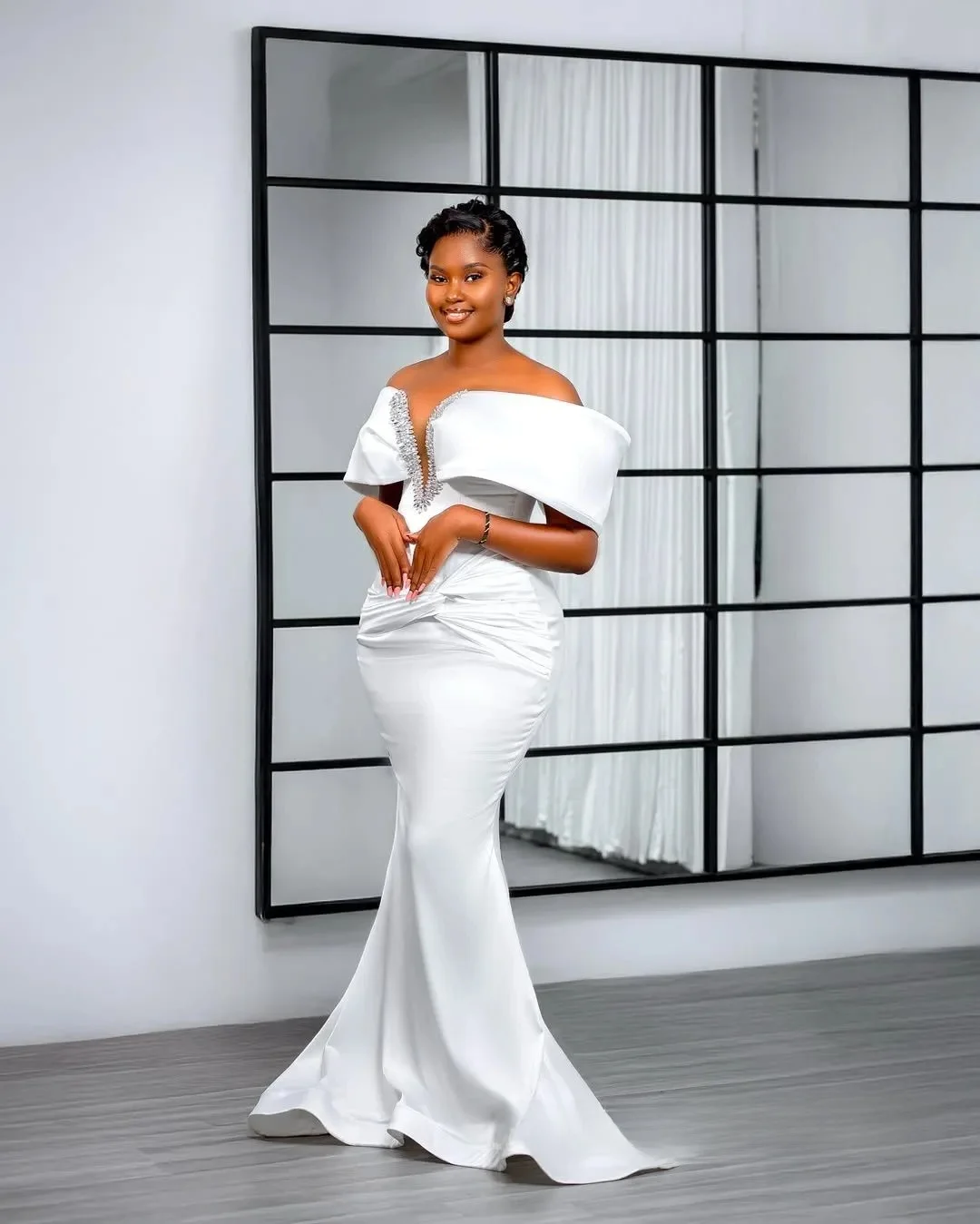 تخصيص فستان الزفاف الأفريقي زي العرائس للعروس حورية البحر قبالة الكتف اللؤلؤ الوهم مطرز الدانتيل الإطارات زين الدانتيل