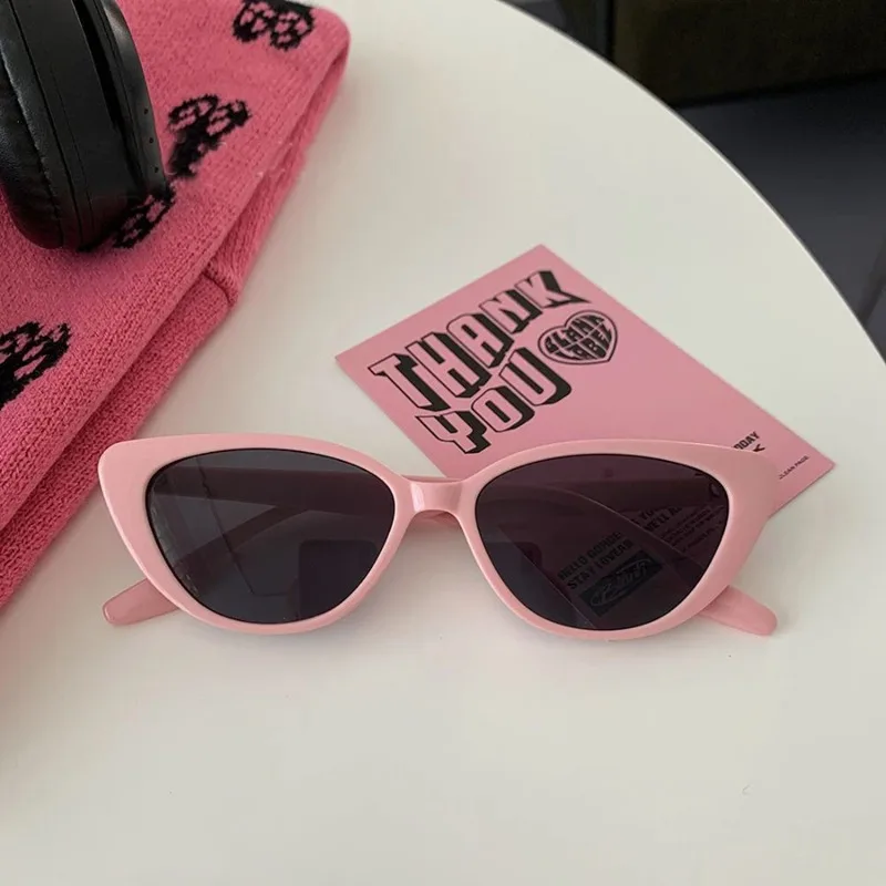 New Pink Women Cat Eye Sunglasses Retro Premium Sun Glasses Men Sun Protection Fashion Eyewear Luxury Brand Design Shades