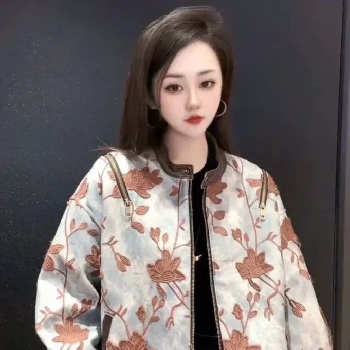 เสื้อโค้ทกันหนาวผู้หญิง แขนยาว ลายดอกไม้ คลาสสิก ซิปหน้า แต่งขนเฟอร์หรูหราถอดได้ หรือหนังแท้