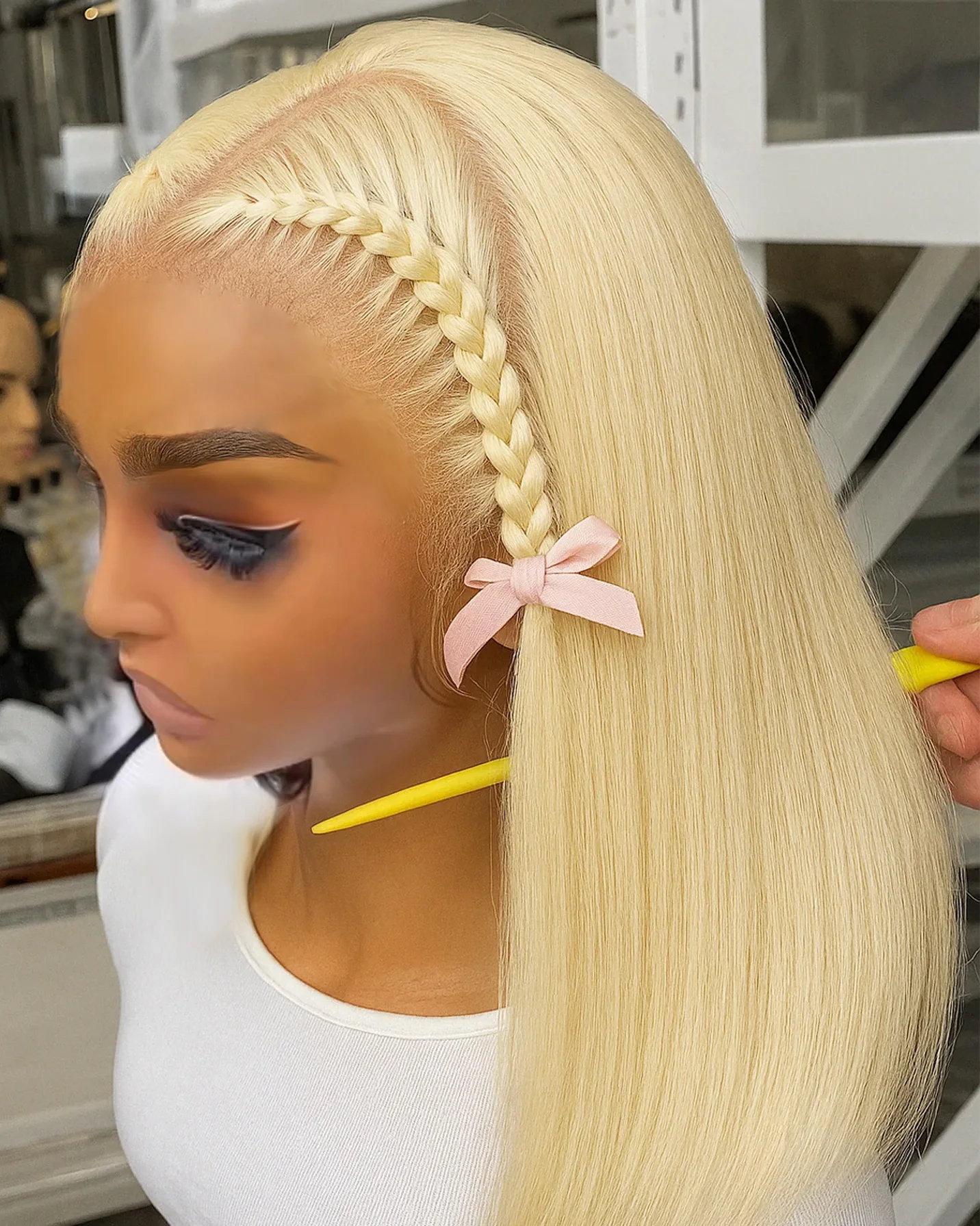 

613 Blonde Bob Wig Human Hair Wigs Straight 13x4 HD Lace Frontal Human Hair Wigs Pre Plucked Transparent Lace Frontal Bob Wigs
